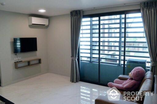 Shophouse for Rent and Sale in Phra Khanong