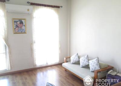 3-BR Townhouse in Chong Nonsi