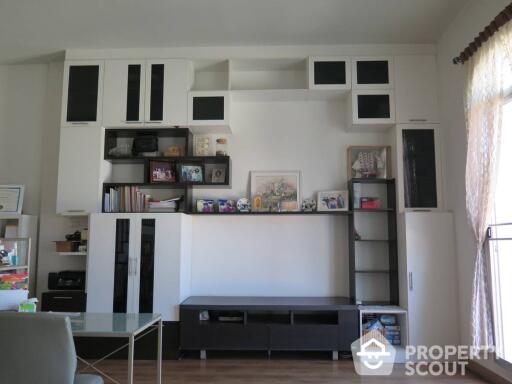 3-BR Townhouse in Chong Nonsi