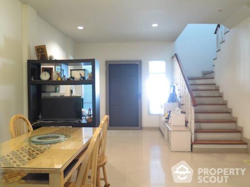 3-BR Townhouse in Chong Nonsi