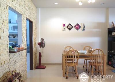 3-BR Townhouse in Chong Nonsi