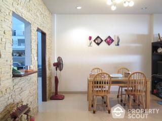 3-BR Townhouse in Chong Nonsi