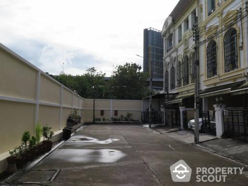 3-BR Townhouse in Chong Nonsi