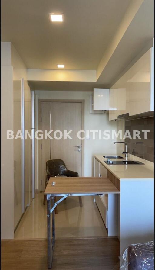 Condo at Maestro 03 Ratchada for sale