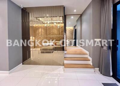 Townhouse at Baan Klang Muang Watcharapol for sale