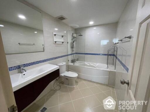 2-BR Condo at Life @ Sukhumvit 67 near BTS Phra Khanong