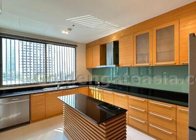 3 Bedrooms Condo with large Terrace at Domus - Sukhumvit 16