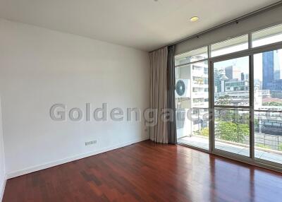 4 Bedrooms Furnished Apartment with Big Balcony - Sukhumvit 23