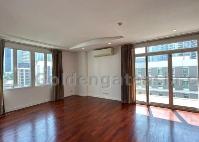 4 Bedrooms Furnished Apartment with Big Balcony - Sukhumvit 23