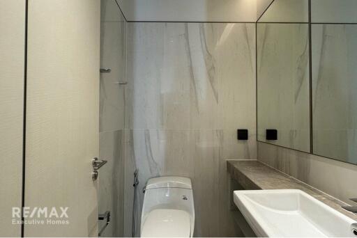 Modern 2 Bedroom Condo for Rent in Prompong Area, 9 Mins Walk to BTS Phrom Phong