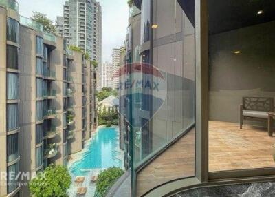 Luxurious Western-style 3-Bed Condo, 10 Mins Walk to Promphong BTS