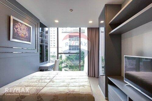 Luxurious Western-style 3-Bed Condo, 10 Mins Walk to Promphong BTS