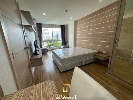 Modern Beachfront Condo 3 Bedrooms at Whale Marina Condominium - Na Jomtien