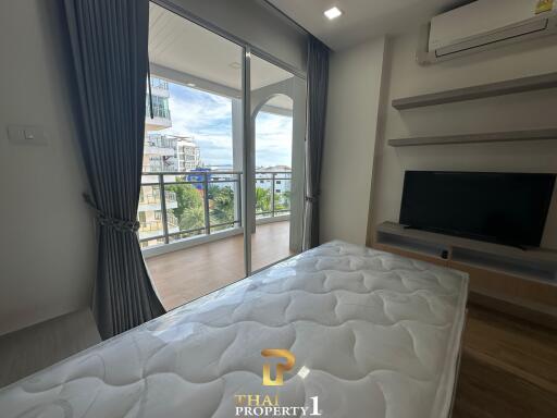 Modern Beachfront Condo 3 Bedrooms at Whale Marina Condominium - Na Jomtien