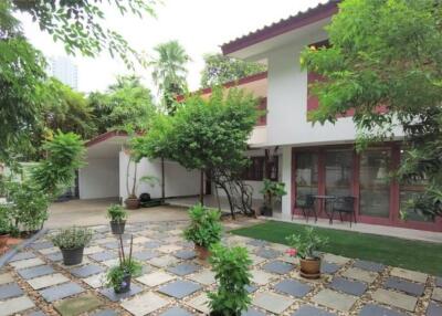 Beautiful house with a garden