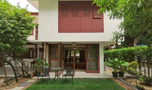 Beautiful house with garden and outdoor seating