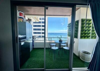 Balcony with ocean view