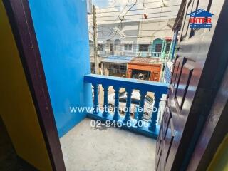 Small balcony overlooking the street