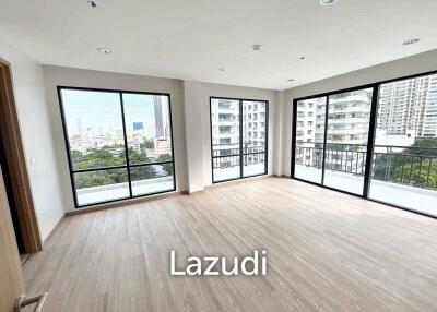 3 Bedrooms 3 Bathrooms 189 SQ.M Sathorn 111