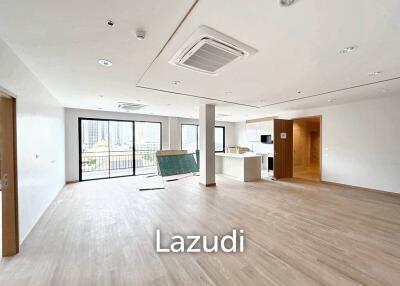 4 Bedrooms 4 Bathrooms 236 SQ.M Sathorn 111