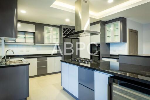 JUST LISTED 4 bedrooms 5 bathrooms in East Pattaya