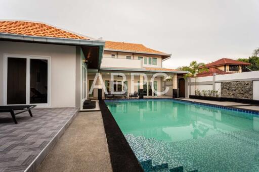 JUST LISTED 4 bedrooms 5 bathrooms in East Pattaya