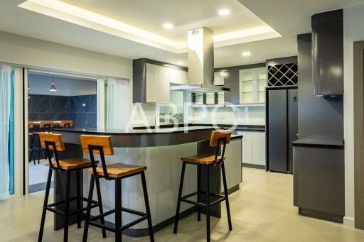 JUST LISTED 4 bedrooms 5 bathrooms in East Pattaya