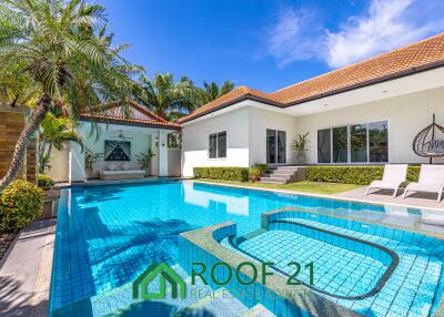 Majestic Residence Home for Sale in Pratumnak – Just 100 Meters from the Beach!