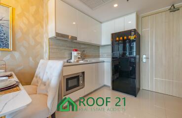 Exquisite 47 sqm Seaview Residence: 29th Floor Elegance with Custom-Built Furnishings