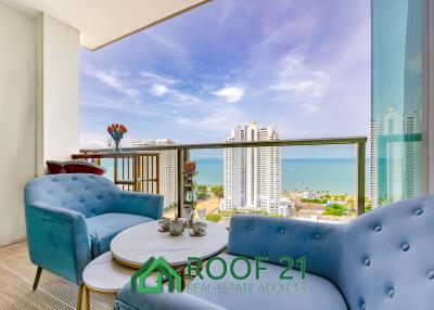 Luxurious Corner Unit with Panoramic Seaviews: 48 sqm, 27th Floor, Custom-Built Elegance