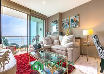 Spacious 1-Bedroom Seaview Haven: 47 sqm with Custom-Built Furniture and Elegant Design