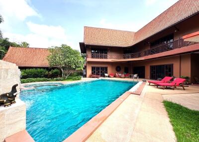 Large single house with large private pool for sale