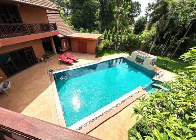 Large single house with large private pool for sale