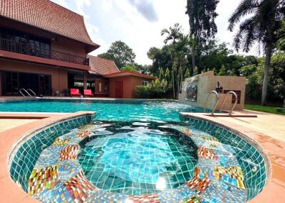 Large single house with large private pool for sale