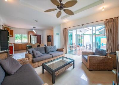 2 Bed House For Rent In East Pattaya - Impress House