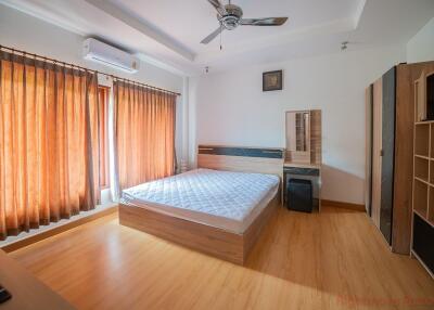 2 Bed House For Rent In East Pattaya - Impress House