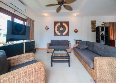 2 Bed House For Rent In East Pattaya - Impress House