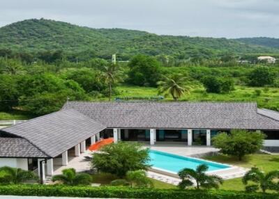 Luxury pool villa Khao Tao Hua Hin for sale