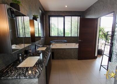 Luxury pool villa Khao Tao Hua Hin for sale