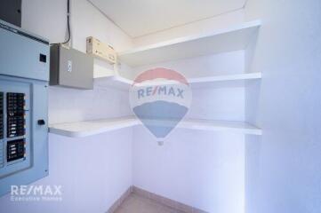 New Condo in the Heart of Watthana, 7 Mins Walk to BTS Ekkamai