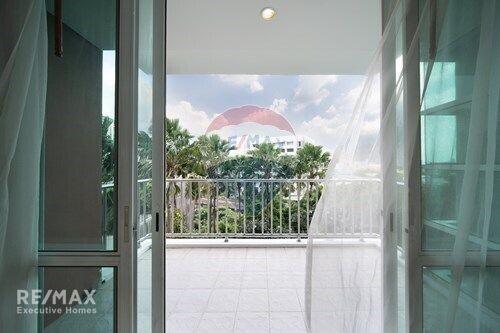 New Condo in the Heart of Watthana, 7 Mins Walk to BTS Ekkamai