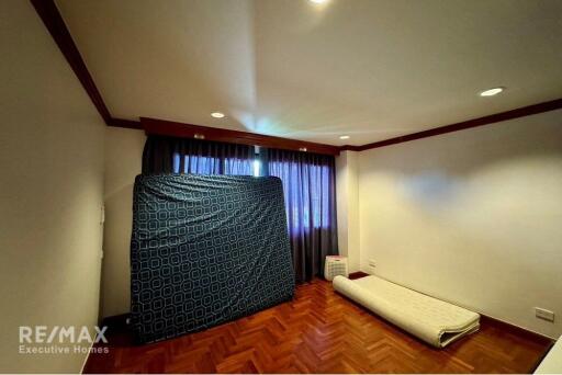 Luxurious 2 Bedroom Condo for Rent in Sathon Area