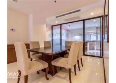 Spacious 2 Bed Condo for Rent in Sukhumvit 63, Bangkok: Ready for Immediate Move-in!