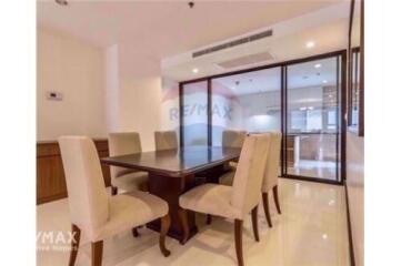 Spacious 2 Bed Condo for Rent in Sukhumvit 63, Bangkok: Ready for Immediate Move-in!