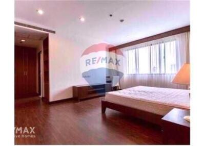 Spacious 2 Bed Condo for Rent in Sukhumvit 63, Bangkok: Ready for Immediate Move-in!