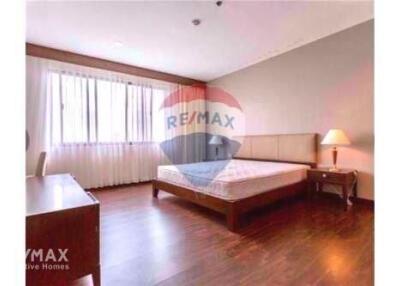 Spacious 2 Bed Condo for Rent in Sukhumvit 63, Bangkok: Ready for Immediate Move-in!