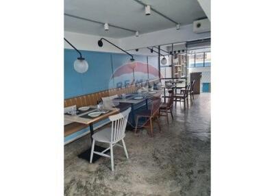 Restaurant Space for Rent in Prime Sukhumvit 55 Townhouse Location