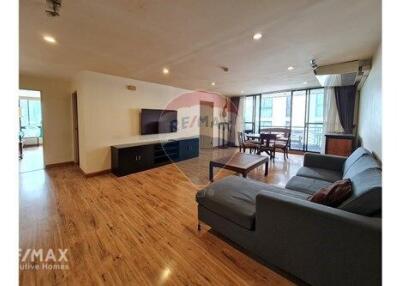 Pet-Friendly 2BR Condo with Urban Oasis Vibe, 17 Mins Walk to BTS Phrom Phong