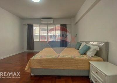 Spacious 3 Bed Condo for Rent near BTS Phrompong in Sukhumvit 24