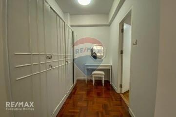 Spacious 3 Bed Condo for Rent near BTS Phrompong in Sukhumvit 24